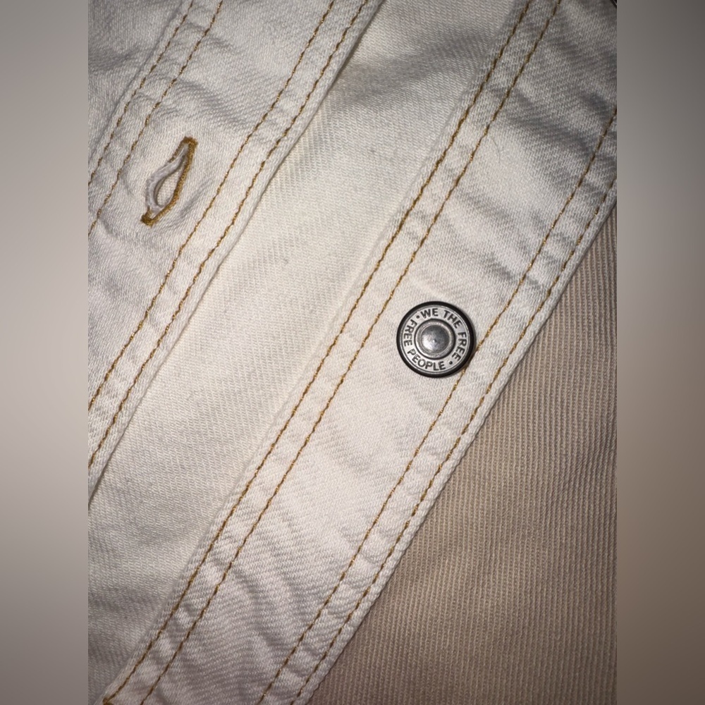 NEW FREE PEOPLE Ivory Mountain Roads Denim Button-Up ivory combo Shirt jacket L - Picture 7 of 9